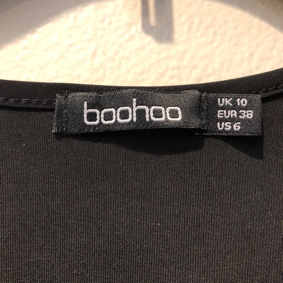 Boohoo tall fit black cold shoulder deep V long sleeved bodysuit, size 6 US. - Picture 2 of 7